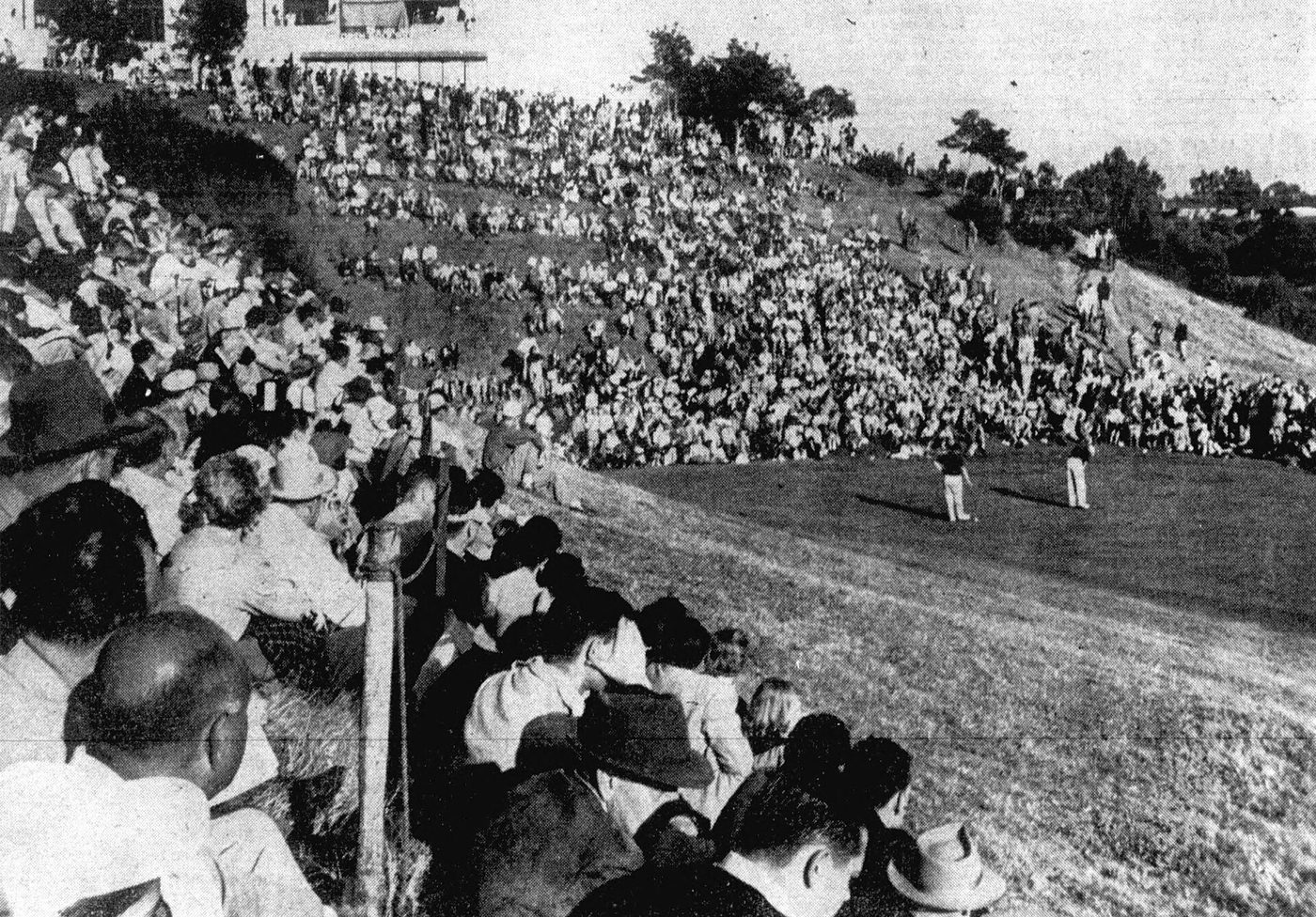 Crowds on the hillside around the 18th green at Riviera Country Club during the 1951 Los Angeles Open